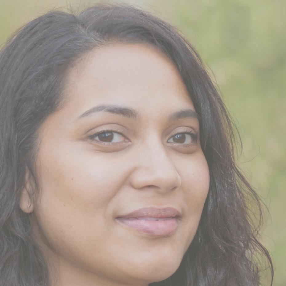Professional headshot of Kirsty Eldershaw